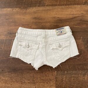 True Religion white denim low rise short shorts | size 26